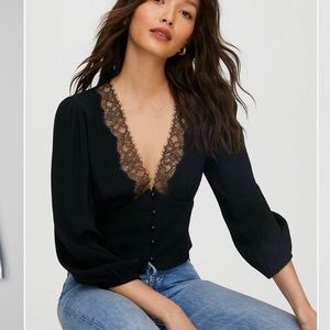 Aritzia - Wilfred Romance Me Blouse